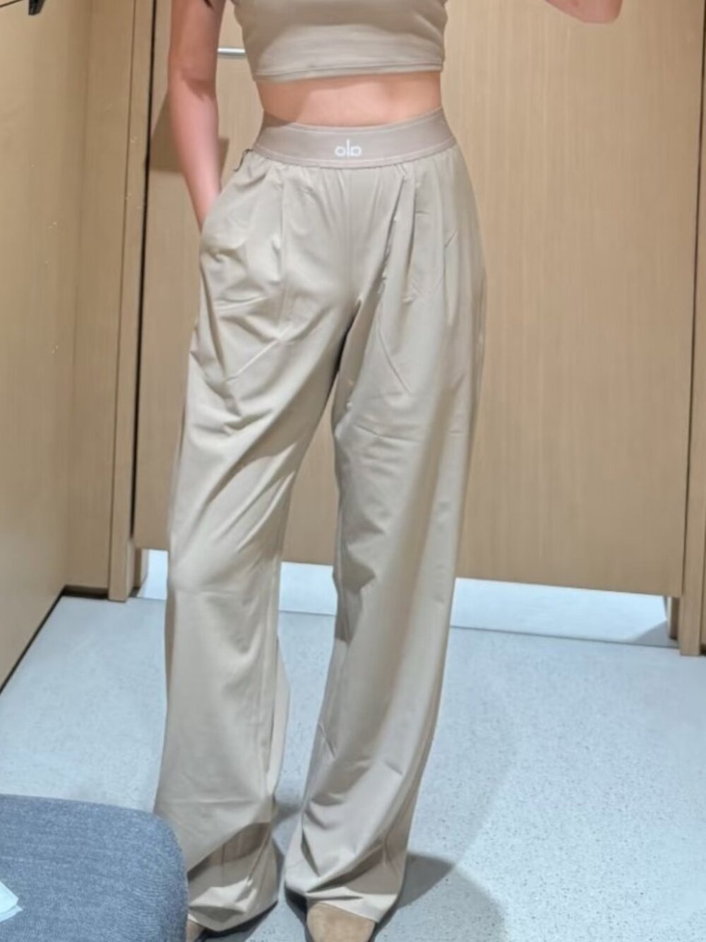 Alo Yoga Regular XS Suit Up Trouser Gravel Wide Leg/Summer Lightweight Breezy✨💐